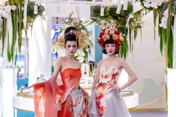 中国南部の海南島で13日、「中国国際消費品博覧会」が開幕した。