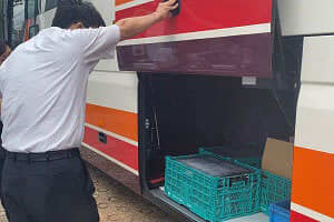 高速バスの荷台の空きスペースを活用して地方の食材を輸送