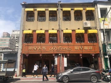 台北ではカフェブームが長く続いており、おしゃれな店が続々とオープンし、多くの若者でにぎわっている。