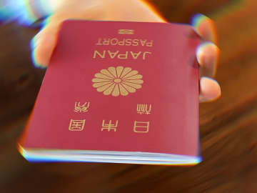 29日、韓国・ノーカットニュースは「日韓間の出入国の手続きを大幅に簡素化し、欧州のようにパスポートなしで往来できるようにしようとの意見が出た」と伝えた。写真は日本のパスポート。