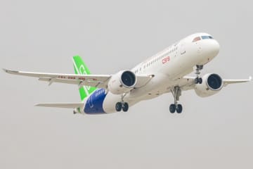 中国南方航空はこのほど、2024年4月29日に中国商用飛機有限責任公司との間で、同公司から大型旅客機C919を100機購入する売買合意に調印したことを明らかにした。