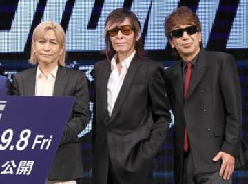 （左から）TM NETWORKの小室哲哉、宇都宮隆、木根尚登（Ｃ）日刊ゲンダイ