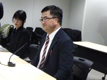 姫路税務署酒類指導官の佐々木友和さん