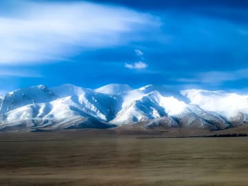 中国科学院青蔵高原研究所によると、同研究所の環境変化・多層位プロセスチームの張国慶研究員らの研究により、過去30年で青蔵高原の湖沼面積が1万平方キロメートル以上拡大したことが分かった。