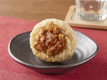 おにぎり ヤンニョムチキン