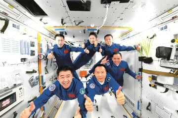 中国の宇宙ステーションの宇宙飛行士の連続滞在日数が730日を超えた。