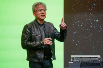 質疑応答に答えるNVIDIA ジェンスン・フアンCEO