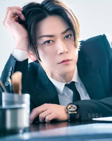 ファッション誌『Oggi』８月号に登場する亀梨和也（KAT-TUN）