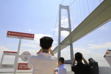 深セン空港埠頭から「深中通道」を海上から見物できる観光船が就航した。