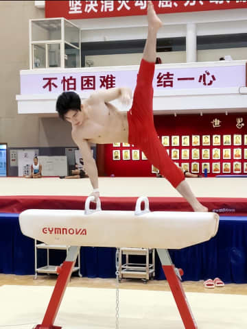 16日、澎湃新聞はパリ五輪の体操競技の注目点を紹介した。写真は張博恒。