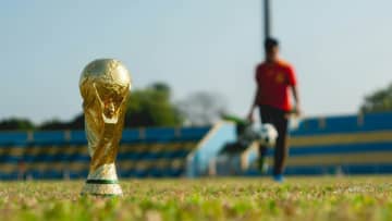 中国のスポーツジャーナリストがサッカー日本代表について「ワールドカップ（W杯）ベスト8が限界」との見方を示した。