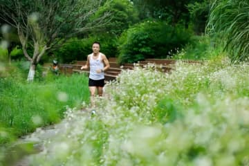 1087日間で1万3023キロを走った四川省成都市の男性がパリ五輪で開催されるマラソンレース「Marathon pour Tous」の出場権を獲得した。