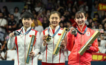 北京時間の3日、パリ五輪は卓球競技の女子シングルス決勝戦が行われ、中国の陳夢選手が金メダル、同じく中国の孫穎莎選手が銀メダルを獲得した。