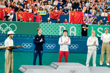 4日、パリ五輪卓球男子シングルス決勝で中国の樊振東（ファン・ジェンドン）がスウェーデンのモーレゴードを破って金メダルを獲得した。中国のSNSでは福原愛さんが祝いのダンスを踊ったことが注目を集めた。