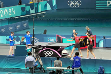 パリ五輪卓球女子団体準決勝で日本がドイツを破り、決勝進出を決めた。