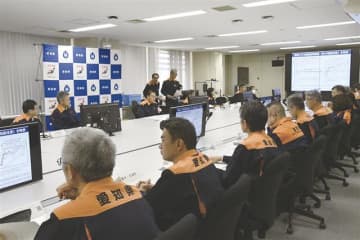 警戒を強める企業や自治体（愛知県の災害対策本部）