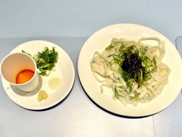 岩手・盛岡名物「盛岡じゃじゃ麺」（薬味付き）