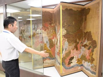 阿武隈川流域を描いた絵図などが並ぶ会場