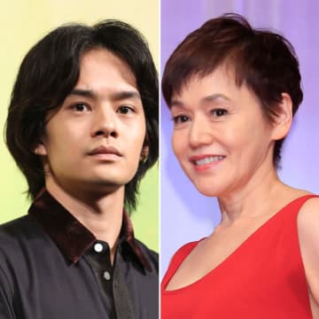 池松壮亮（左）と大竹しのぶ（Ｃ）日刊ゲンダイ