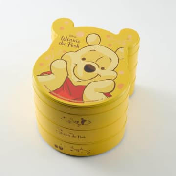 「おせち・三段重『くまのプーさん』」登場へ！　（C）Disney．Based on the “Winnie the Pooh” works by A．A． Milne and E．H．Shepard．