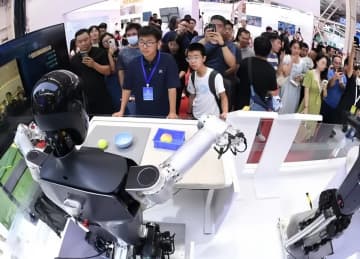 中国のロボット関連有効特許件数は世界の約3分の2を占めている。