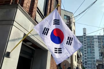 22日、韓国・イーデイリーは「韓国は世界的なスター企業が主要国に比べはるかに少ない」と伝えた。写真は韓国国旗。