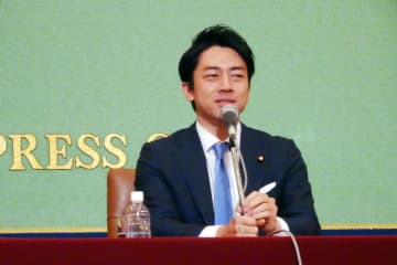 9月12日告示、27日投開票の自民党総裁選に関連し、シンガポール華字メディアの聯合早報は26日、「日本に再び小泉旋風か」とする記事を掲載した。