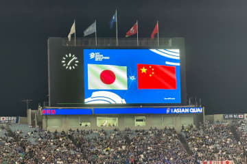 サッカーのワールドカップ（W杯）アジア最終予選の日本対中国の試合会場で、両国のサポーターがにらみ合う場面があったようだ。