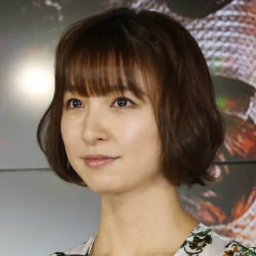 篠田麻里子（Ｃ）日刊ゲンダイ