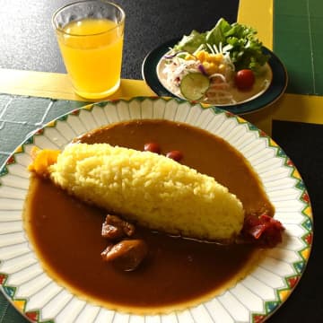 ジャマイ館レッドチキン＆カシミールインド（サラダ・ドリンク付き950円）