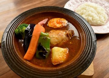 チキンカレー（1220円）