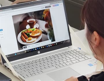 画像生成AIで生み出された朝食プレートの画像