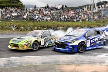 トッププロが迫力満点のドリフトを展開したD1グランプリ