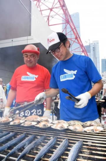 サンマの炭火焼きが人気を集めた東京タワー・大船渡さんまDAY