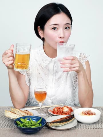 お手軽に一杯！（モデル＝園都）　※撮影／編集部