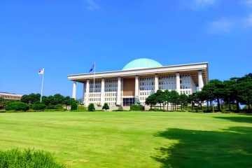 20日、韓国・中央日報は「韓国国民の国会に対する信頼度は経済協力開発機構（OECD）加盟30カ国のうち後ろから3番目にとどまった」と伝えた。写真は韓国の国会議事堂。