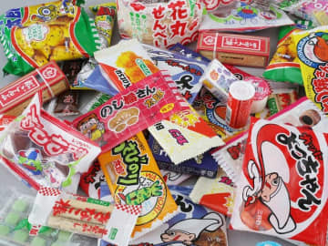 現在も購入できる人気の駄菓子 ※撮影／編集部