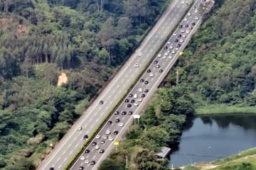 国慶節（建国記念日、10月1日）連休が5日目を迎えた今月5日、全国の主要幹線道路は引き続き交通量が高い水準を保った。