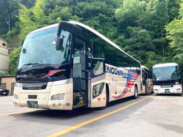 実証実験で使用するシャトルバス「R134BUS」（江ノ電提供）