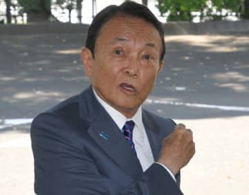 無類の漫画・アニメ好き（自民党の麻生太郎副総裁）／（Ｃ）日刊ゲンダイ