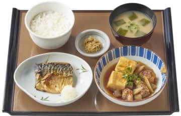 「～豚バラなんこつ～ 旨とろ肉豆腐と焼魚の定食」（税込 990円）