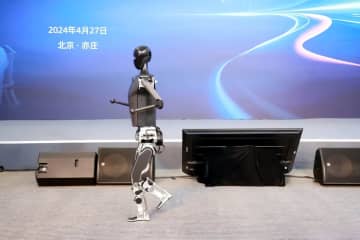 中国メディアの参考消息はこのほど、「香港メディアによると、人型ロボットの商業化で中国が技術進歩の先頭に立っている」とする記事を掲載した。