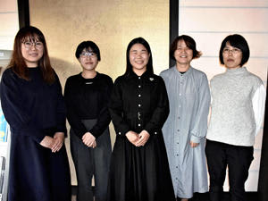 31期生の（左から）安斎さん、橋本さん、池谷さん、稲葉さん、占部さん