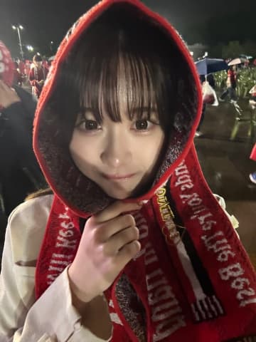 スパガ 鎌田彩樺、「Jリーグの日」のサッカー観戦報告に歓喜の声「あやちと一緒に観戦したいな～」「タオルがストールみたいになってて可愛い」 